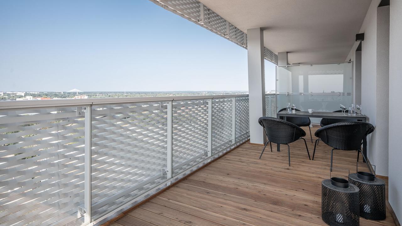 Rentplanet - Atal Tower Apartment Breslau