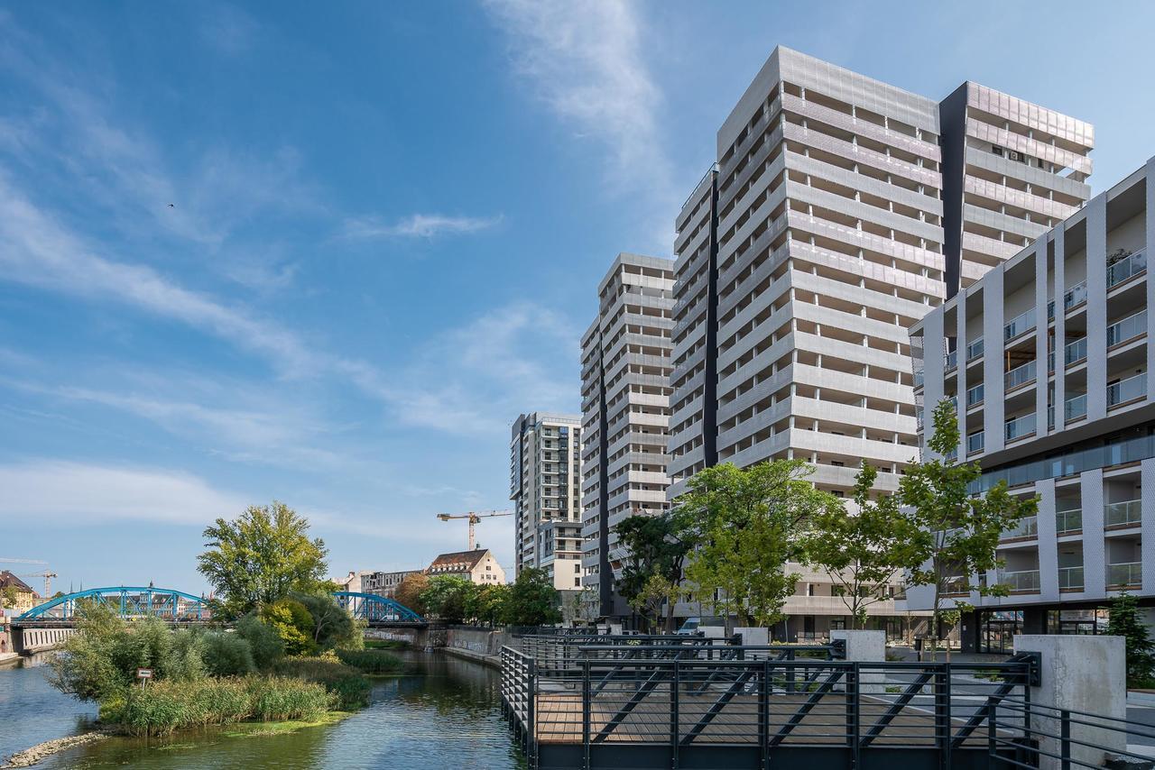 Rentplanet - Atal Tower Apartment Breslau